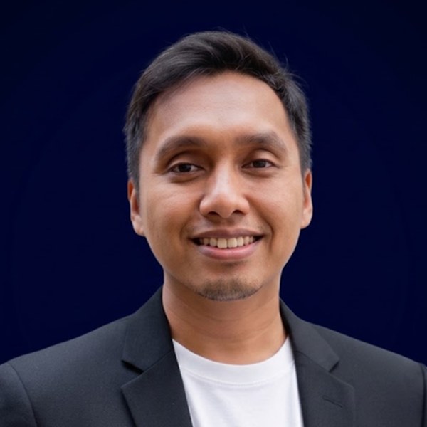 Headshot of Irill Ishak